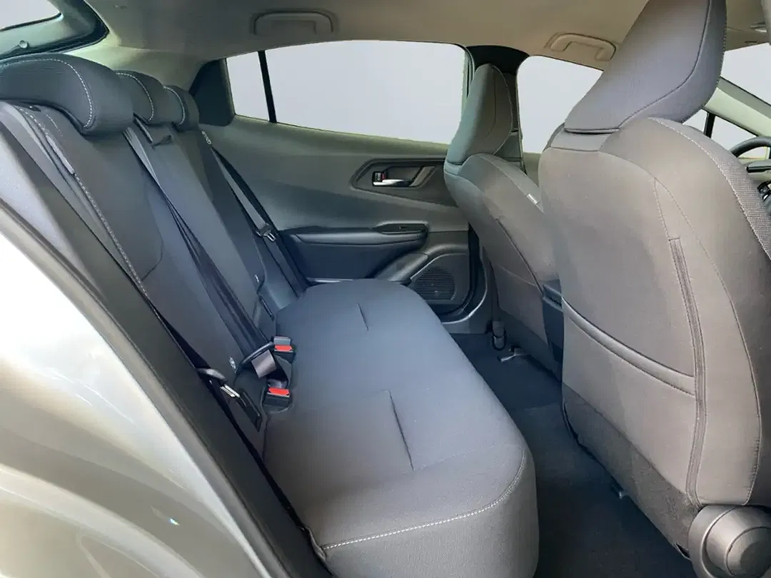Toyota Prius PHEV Executive - foto 13