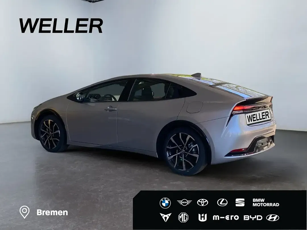 Toyota Prius PHEV Executive - Thumbnail 5