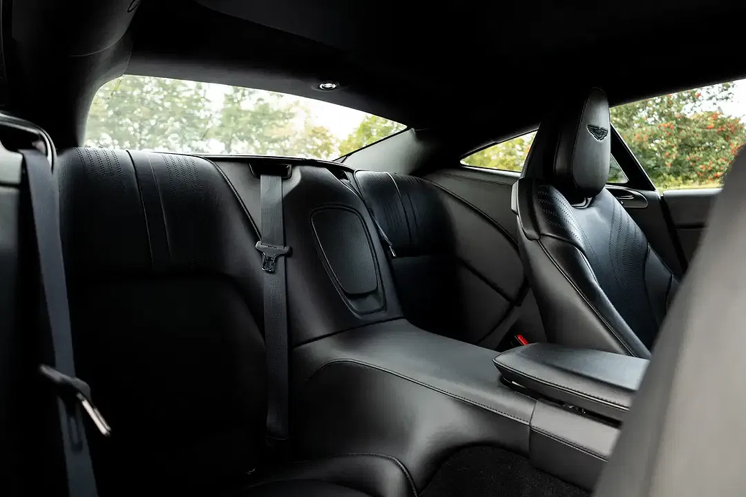 Aston Martin DB11 V8 Coupe - Thumbnail 13