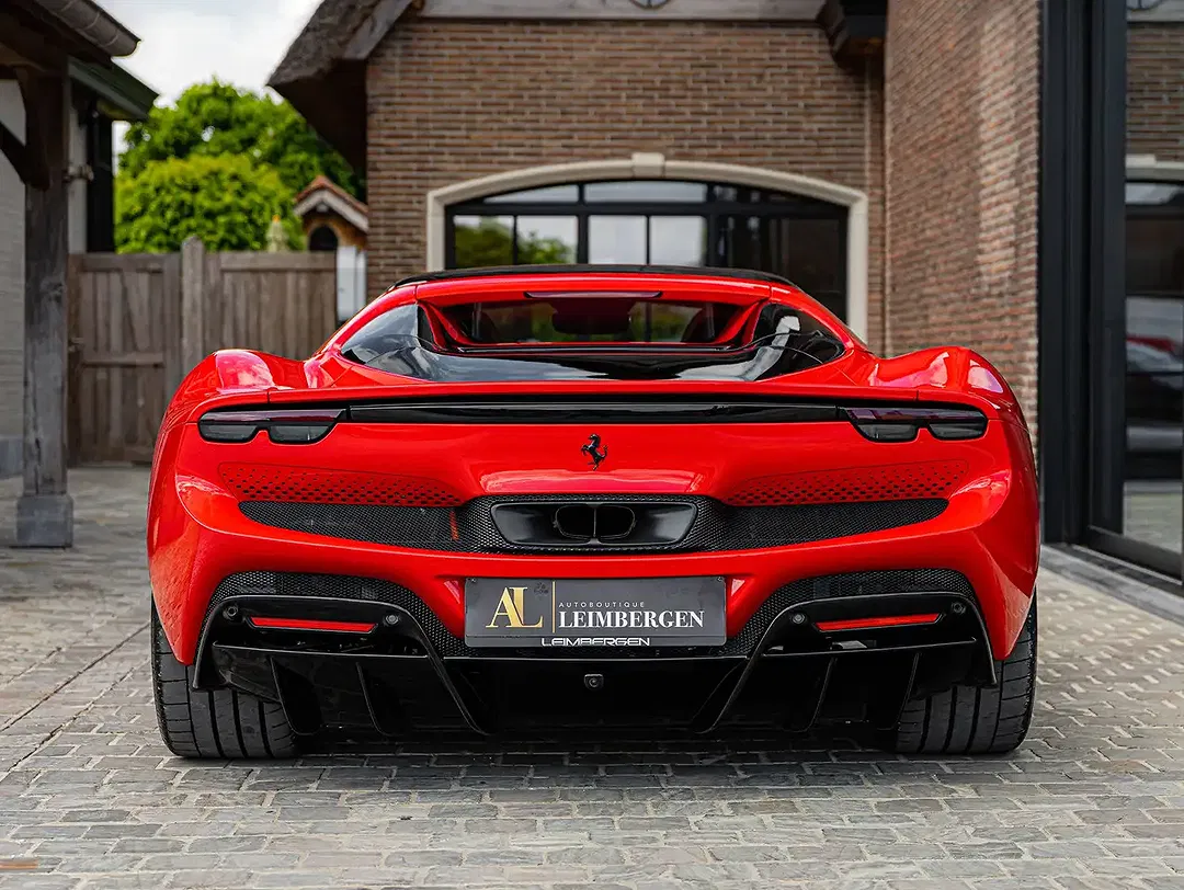Ferrari 296 GTS - Thumbnail 6