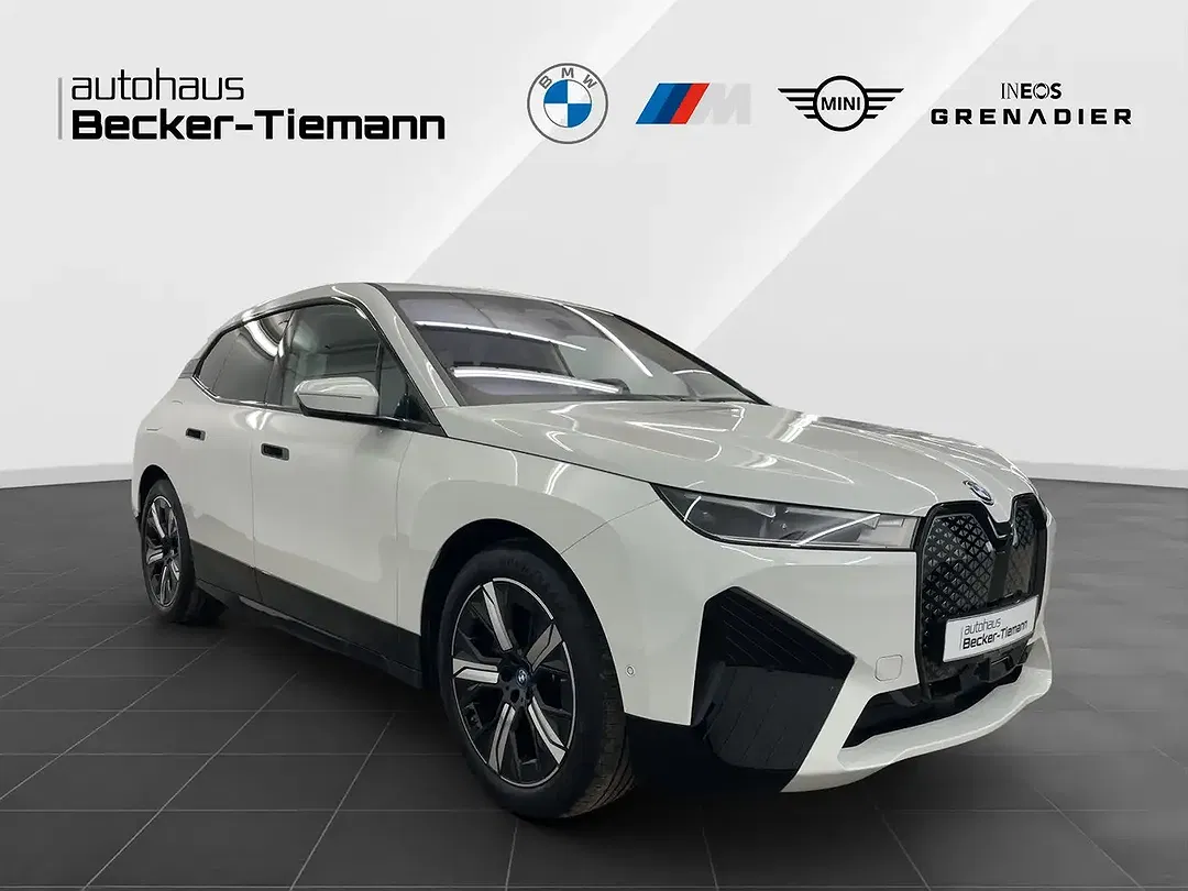BMW iX xDrive - Thumbnail 4