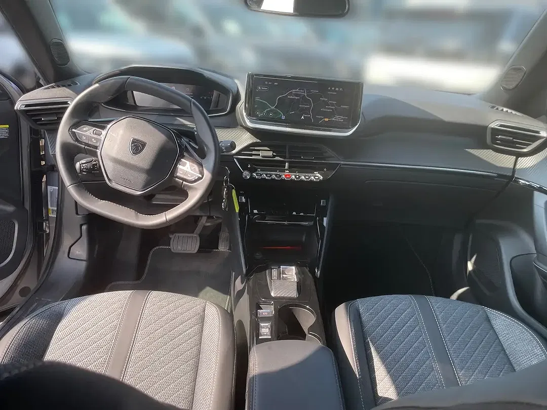 Peugeot 2008 136 e-DSC6 Hybrid Allure - Thumbnail 9
