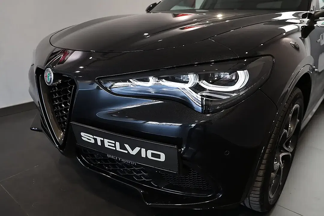 Alfa Romeo Stelvio 2.2 16V Q4 Veloce - Thumbnail 8