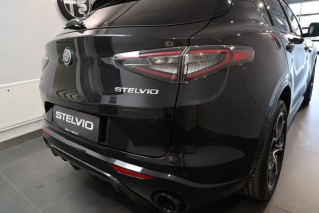 Alfa Romeo Stelvio 2.2 16V Q4 Veloce - Thumbnail 9