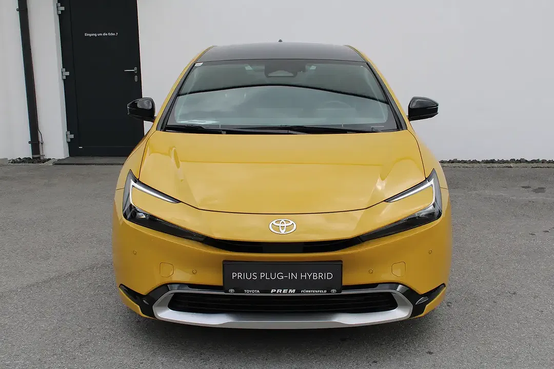 Toyota Prius PHEV - Thumbnail 12