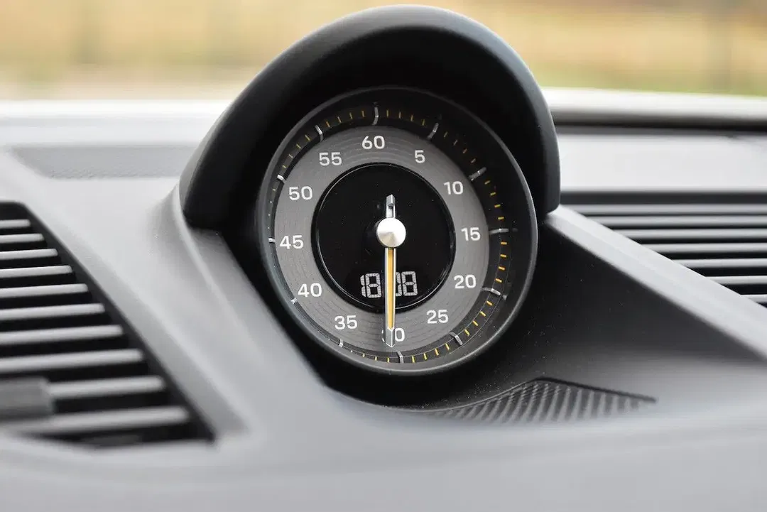 Porsche 992 GT3 Sport Chrono - Thumbnail 17