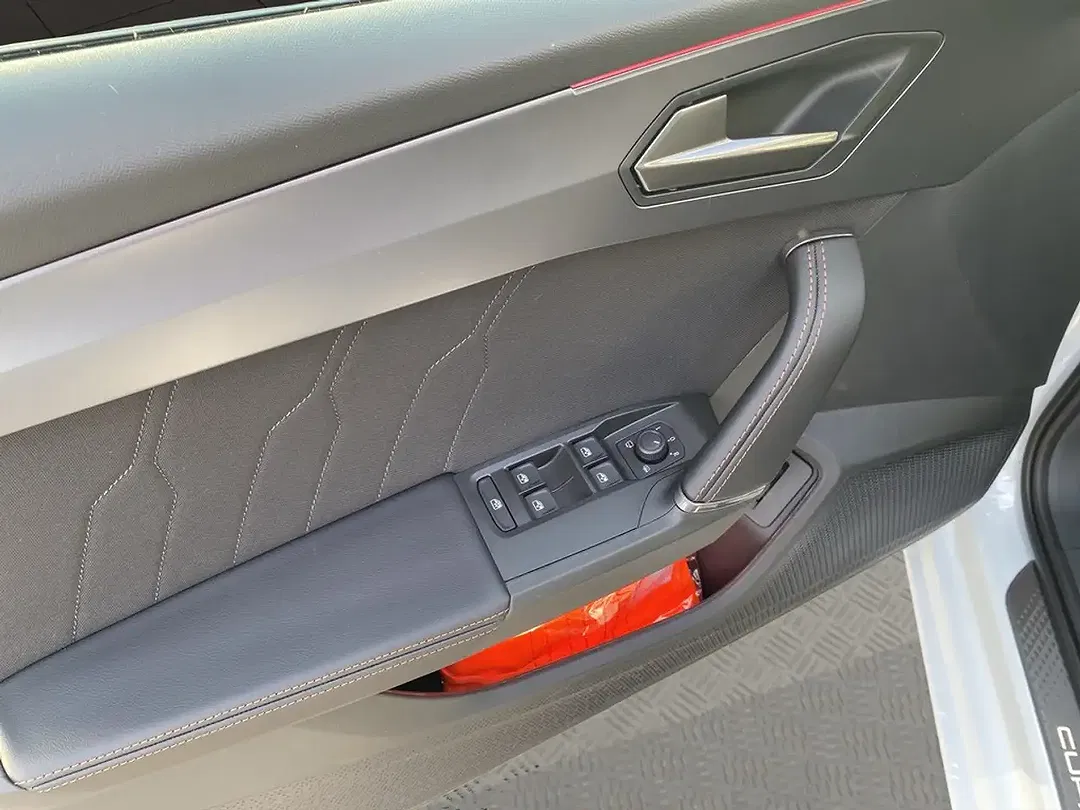 CUPRA Leon 1.5 eTSI Sportstourer - Thumbnail 10
