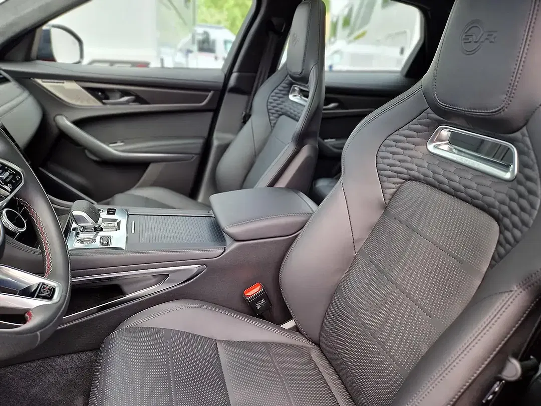 Jaguar F-Pace 5.0 4x4 SVR - foto 15