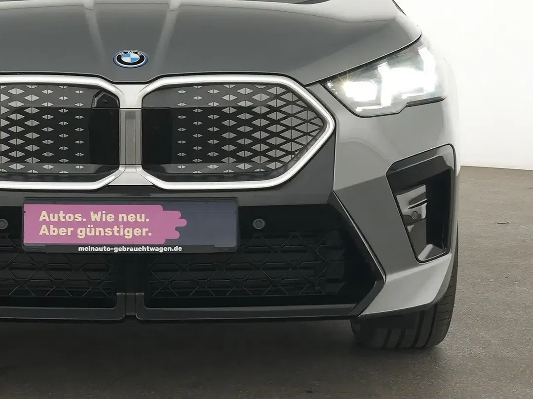 BMW iX2 M Sport - Thumbnail 7