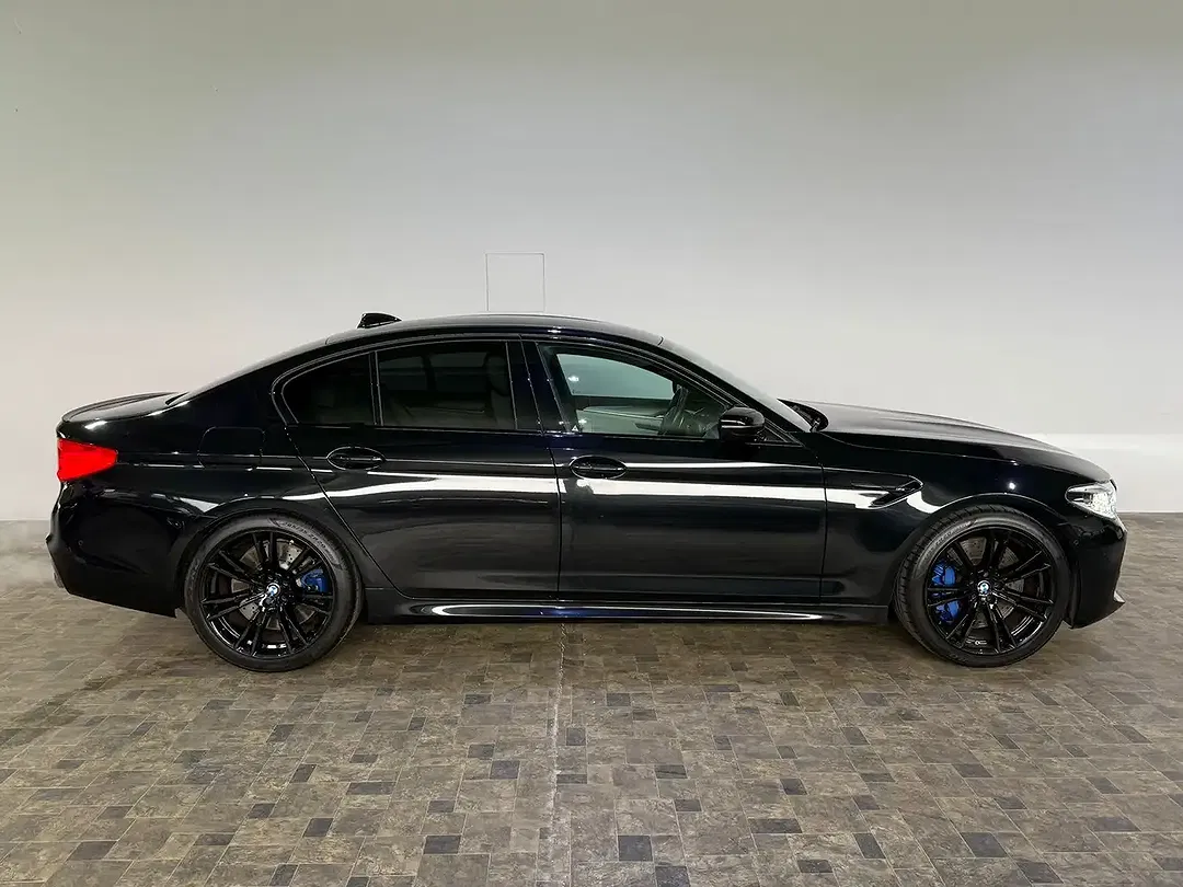 BMW M5 Competition - foto 1