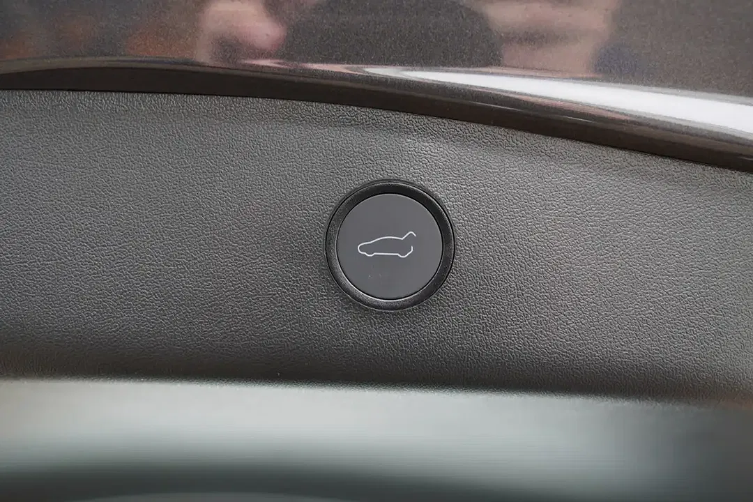 Tesla Model 3 Standard Range Plus - Thumbnail 15