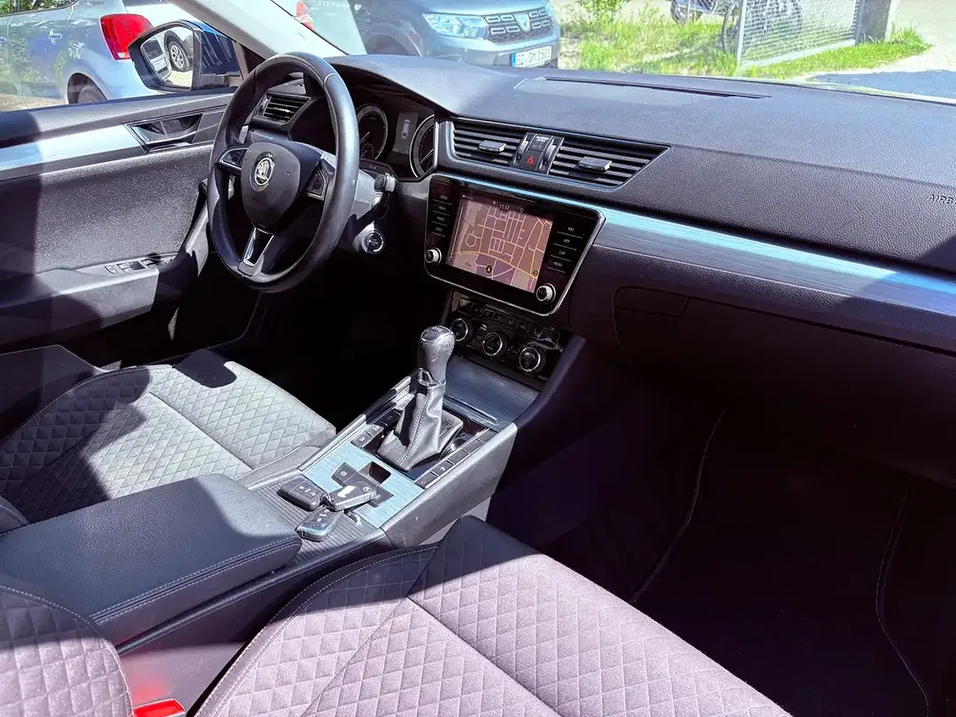 Skoda Superb iV Combi - Thumbnail 5