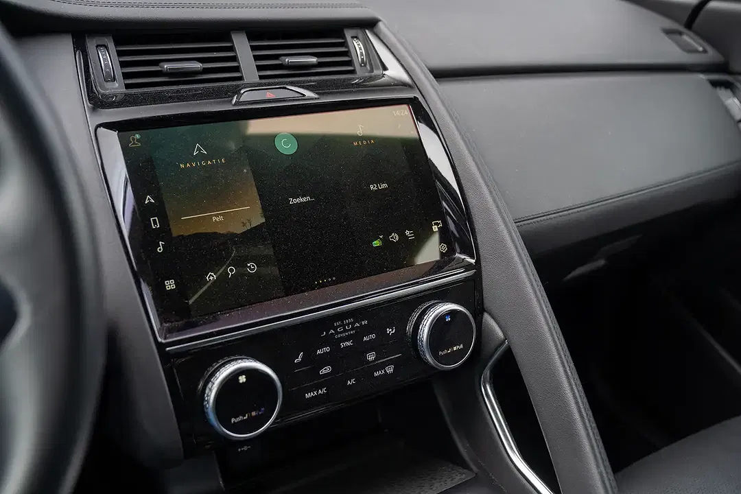Jaguar E-Pace - Thumbnail 11