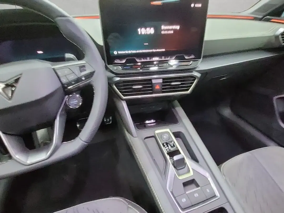 CUPRA Leon 2.0 TSI DSG 4Drive VZ Matrix LED Sportstourer - Thumbnail 13