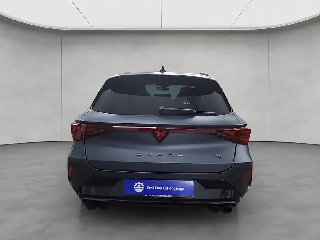 CUPRA Leon 2.0 TSI DSG 4Drive VZ Matrix LED Sportstourer - Thumbnail 4