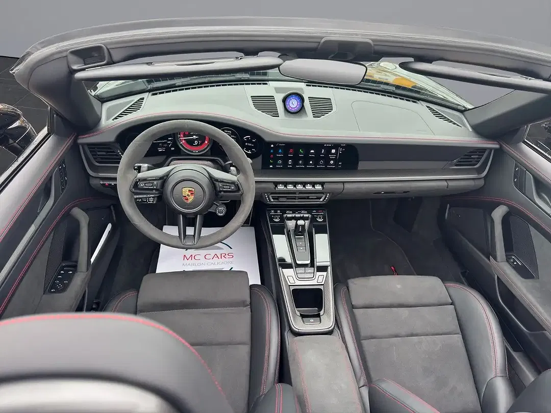 Porsche 911 Carrera GTS Cabriolet - Thumbnail 11