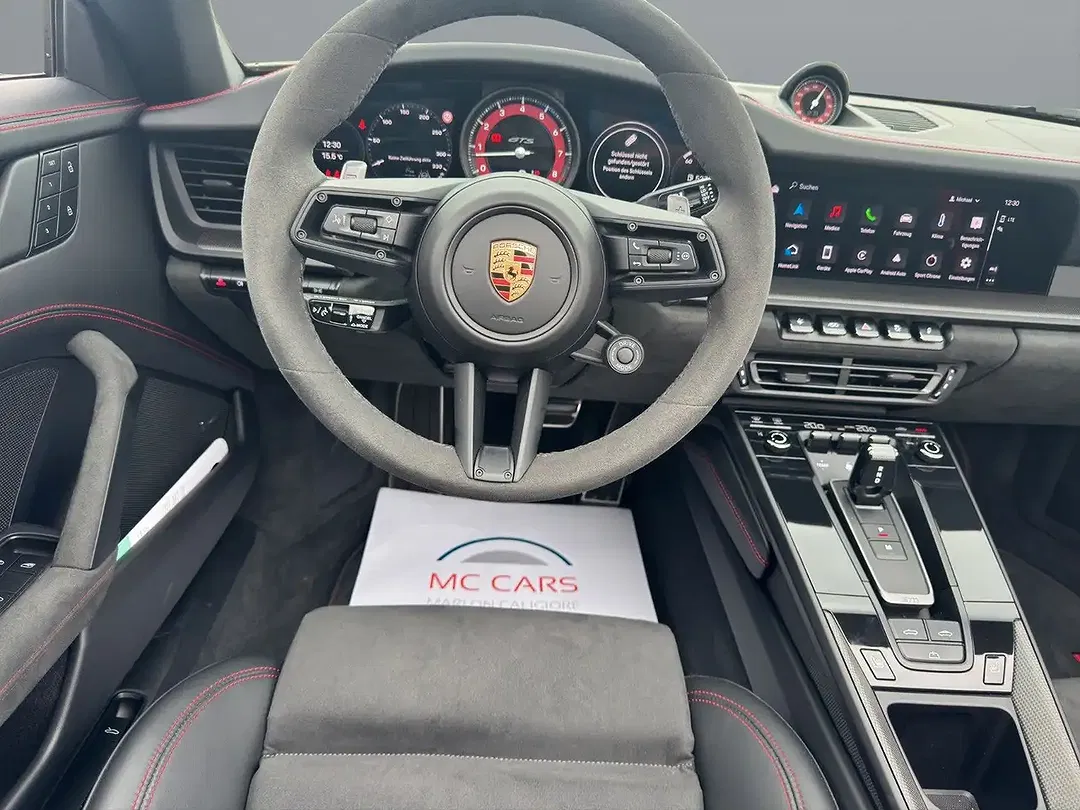 Porsche 911 Carrera GTS Cabriolet - Thumbnail 12