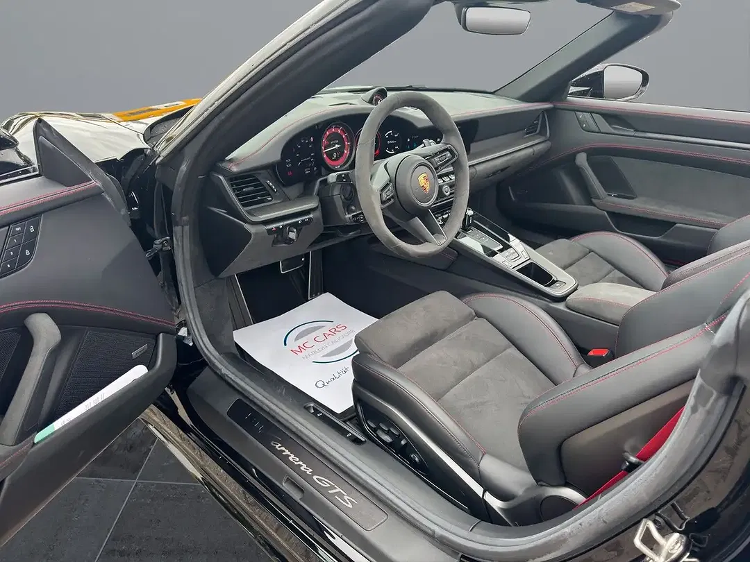Porsche 911 Carrera GTS Cabriolet - Thumbnail 9