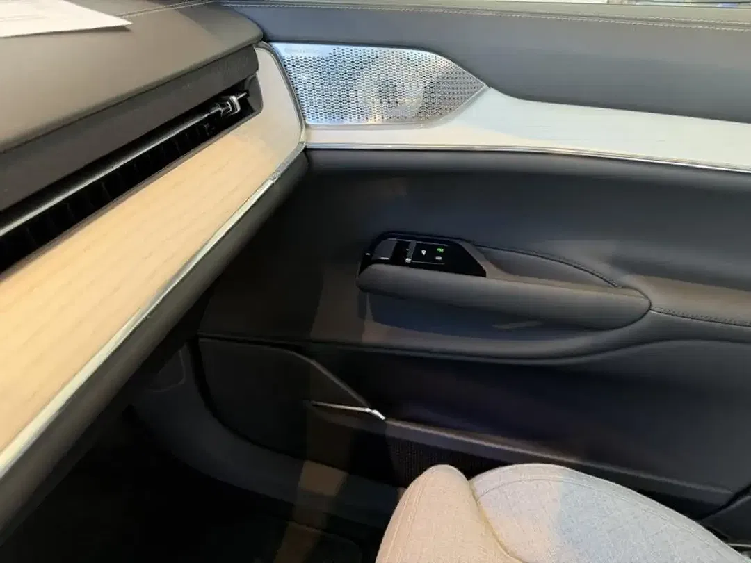 Volvo EX90 Twin Motor - Thumbnail 14
