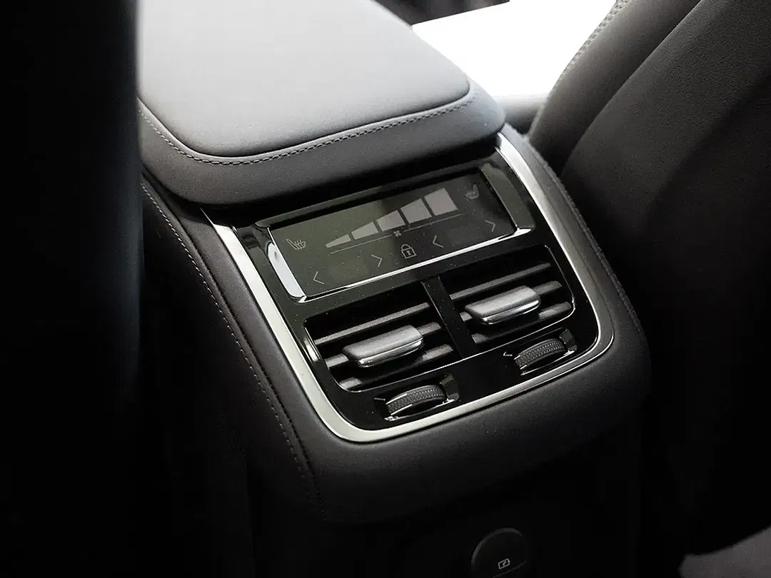 Volvo XC90 T8 PHEV Hybrid AWD Recharge Ultra Bright - Thumbnail 8