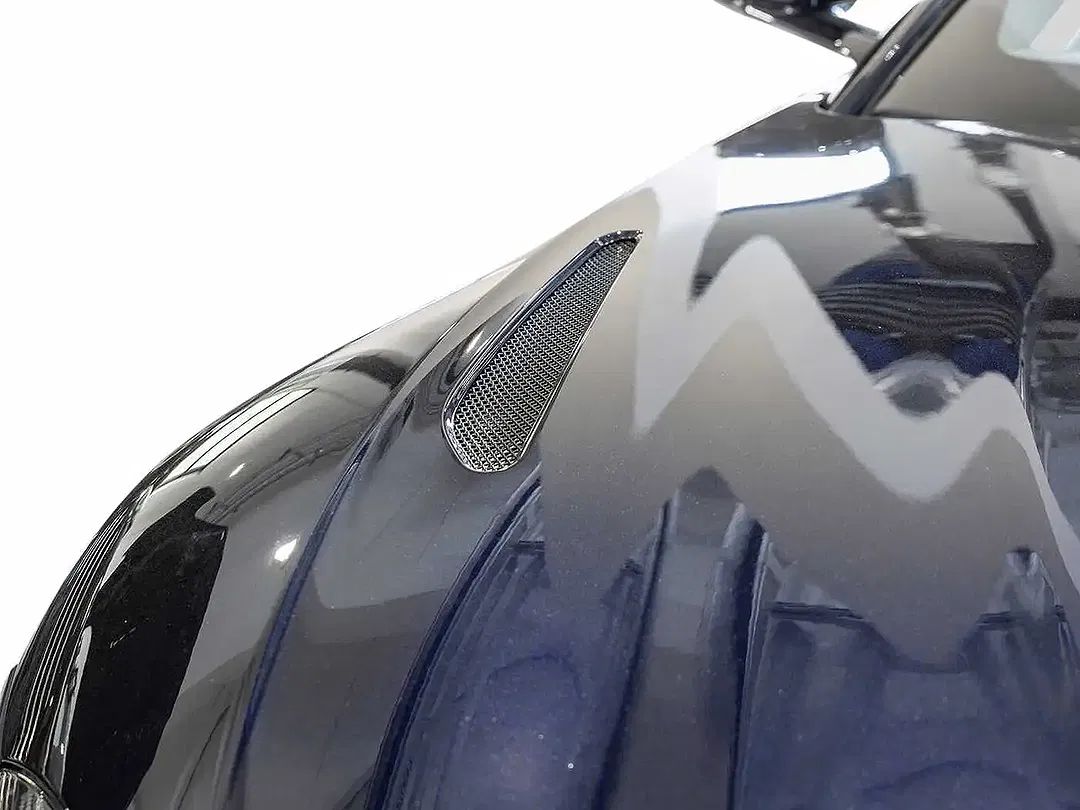 Aston Martin V8 Roadster - Thumbnail 14
