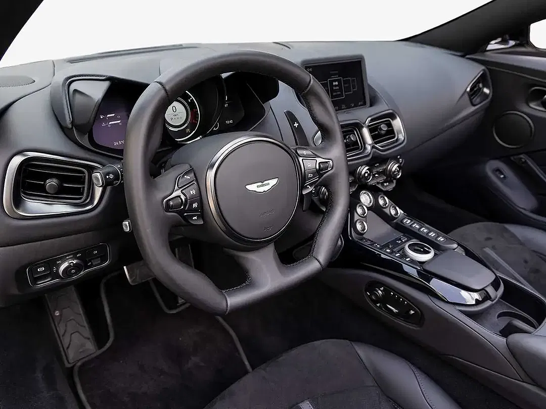 Aston Martin V8 Roadster - Thumbnail 3