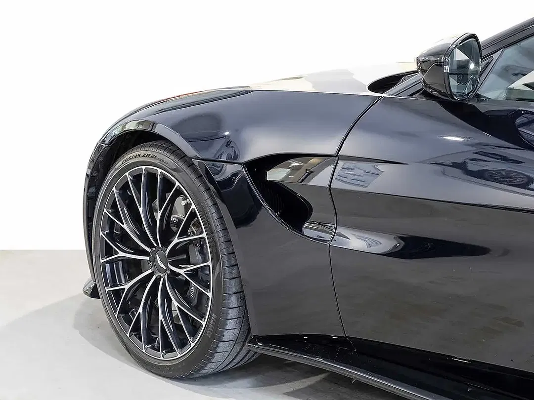Aston Martin V8 Roadster - Thumbnail 9