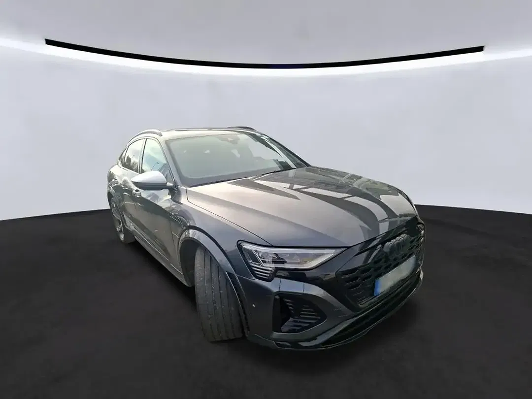 Audi SQ8 e-tron Sportback - Thumbnail 4
