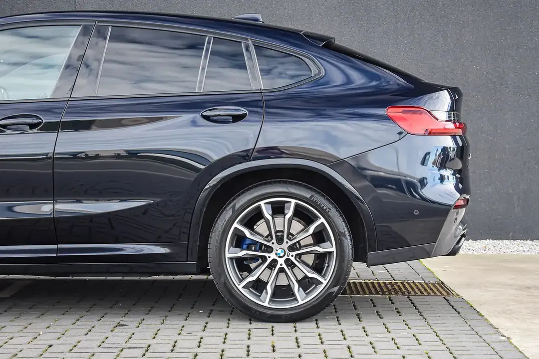 BMW X4 M - Thumbnail 3