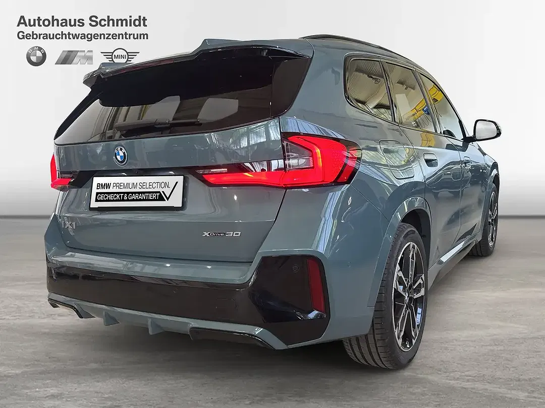 BMW iX1 xDrive M Pro - Thumbnail 5