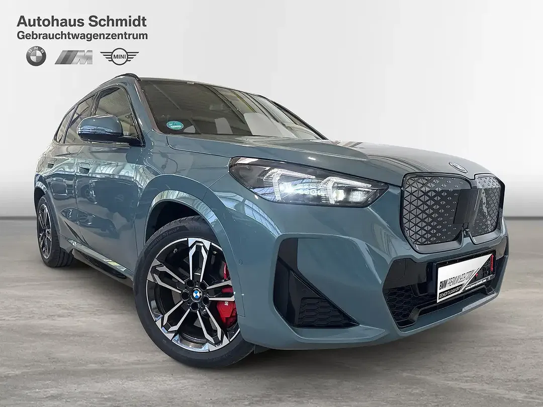 BMW iX1 xDrive M Pro - Thumbnail 6
