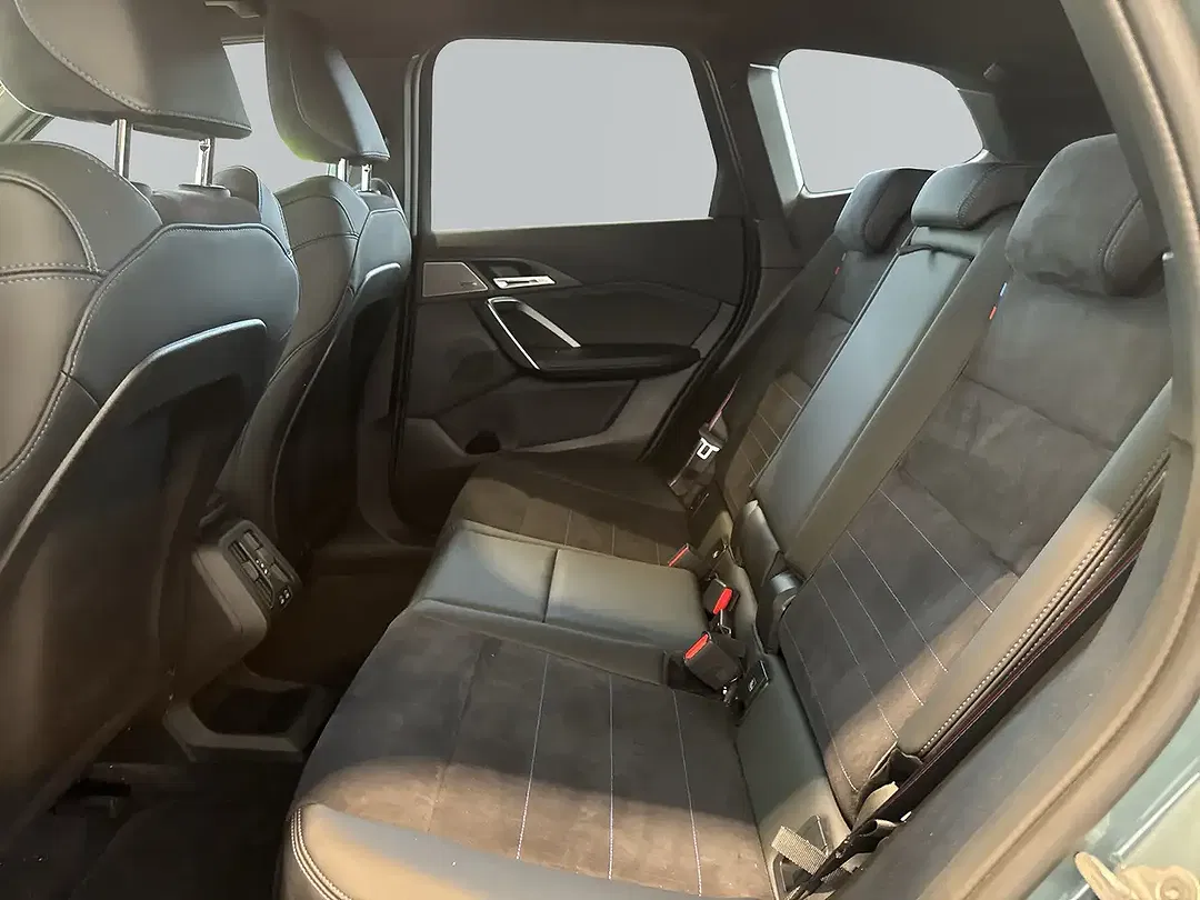 BMW iX1 xDrive M Pro - Thumbnail 9