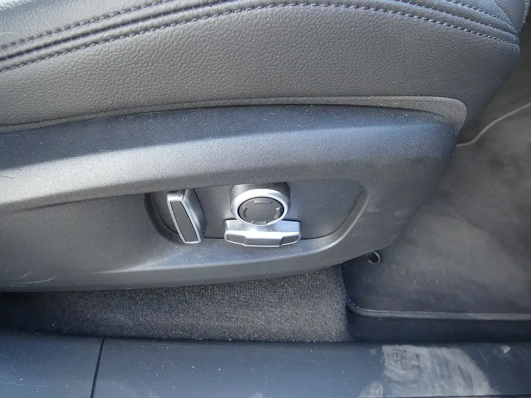 Jaguar F-Pace D300 4x4 SE - Thumbnail 12