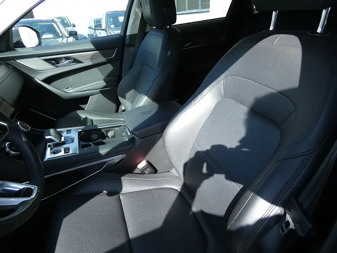 Jaguar F-Pace D300 4x4 SE - Thumbnail 14