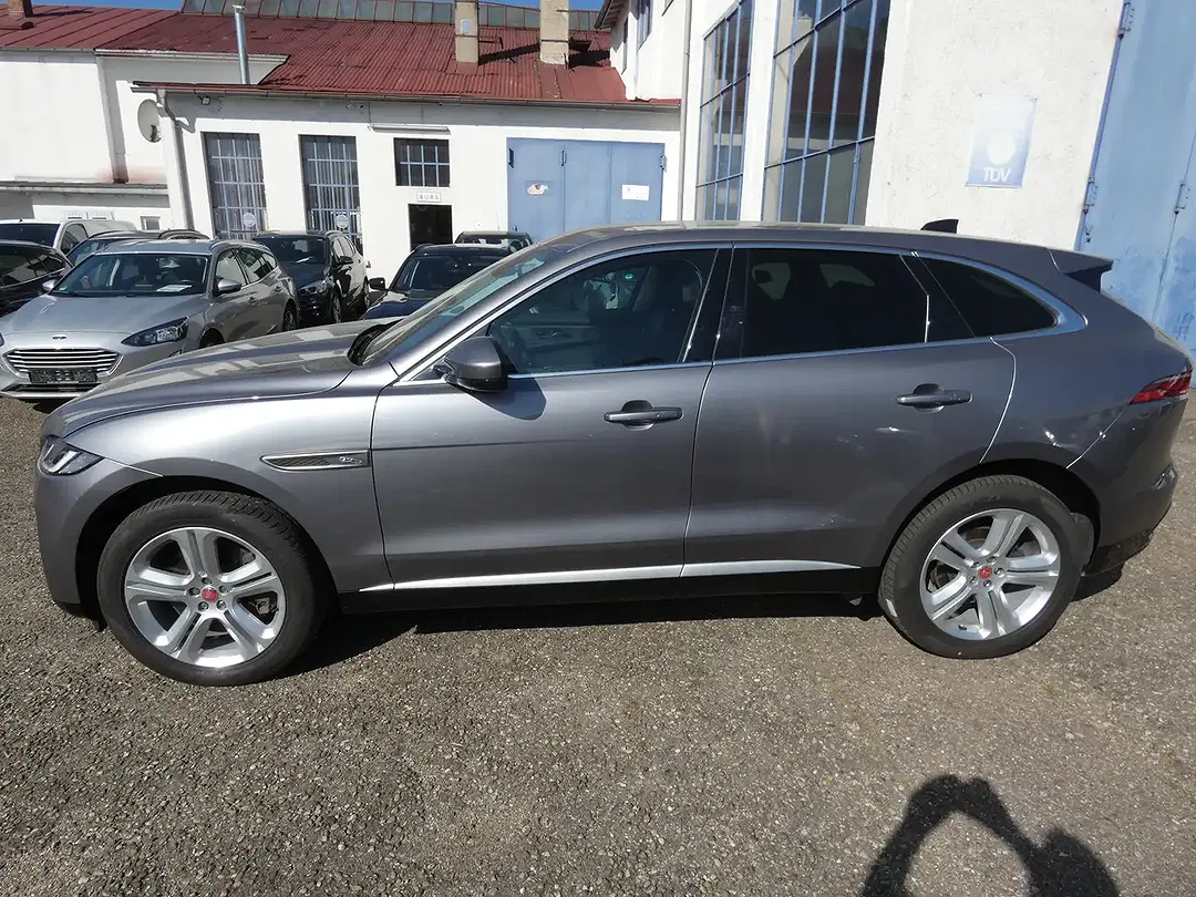 Jaguar F-Pace D300 4x4 SE - Thumbnail 4