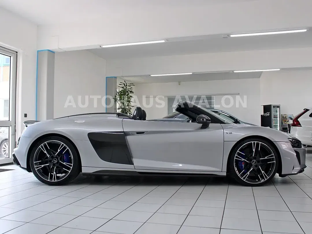 Audi R8 V10 quattro performance - Thumbnail 5