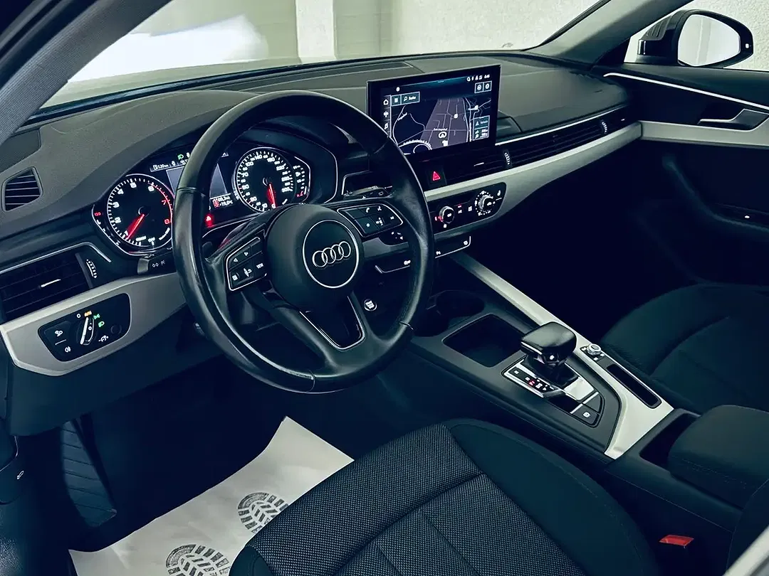 Audi A4 35 TFSI Avant - Thumbnail 2