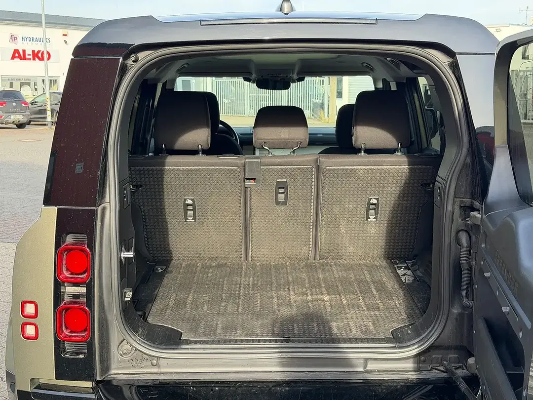 Land Rover Defender 110 - Thumbnail 14