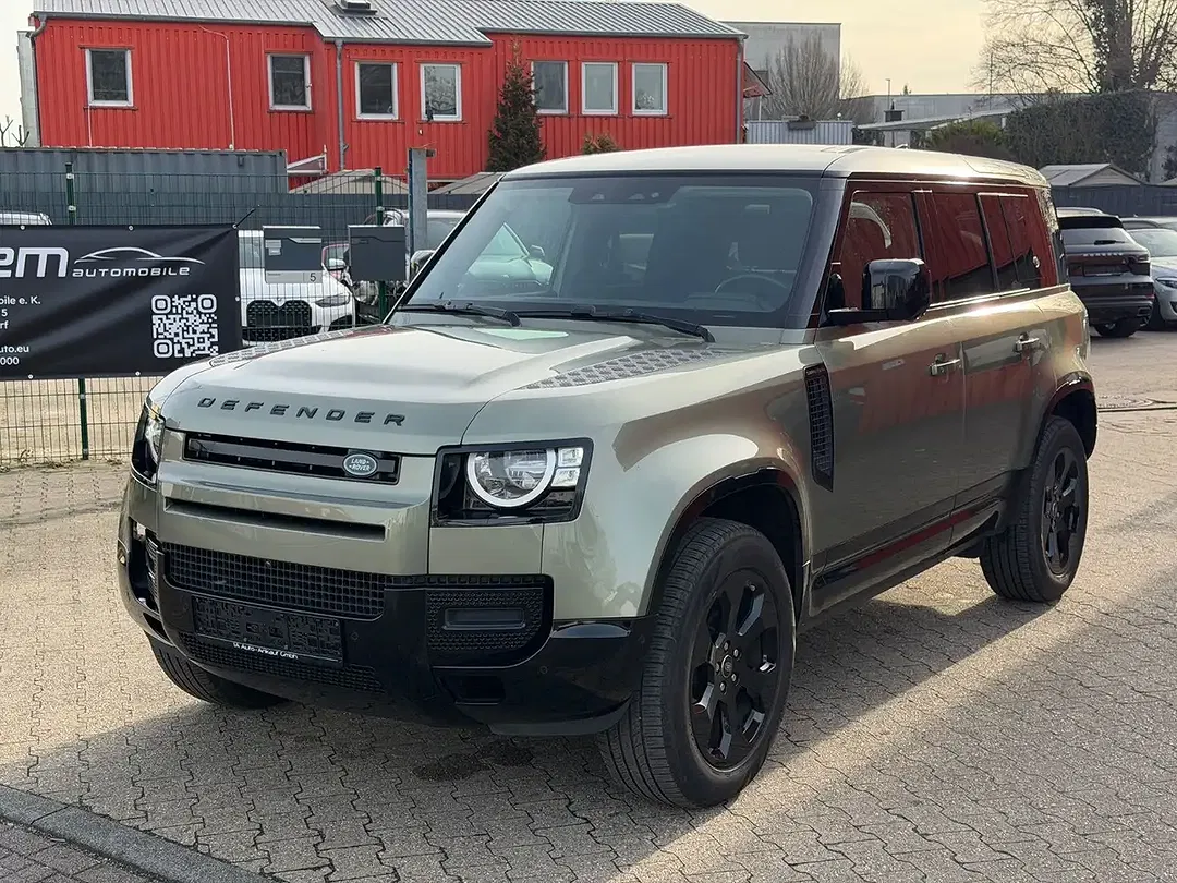 Land Rover Defender 110 - Thumbnail 3