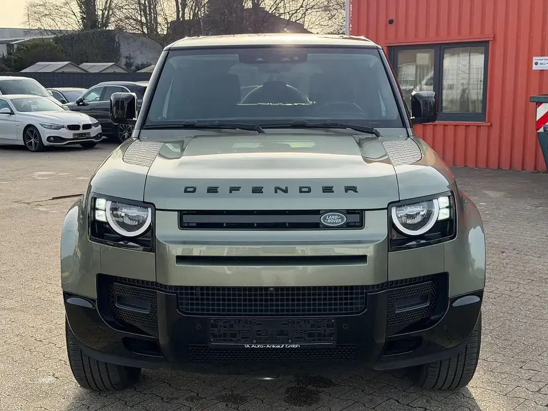 Land Rover Defender 110 - Thumbnail 4