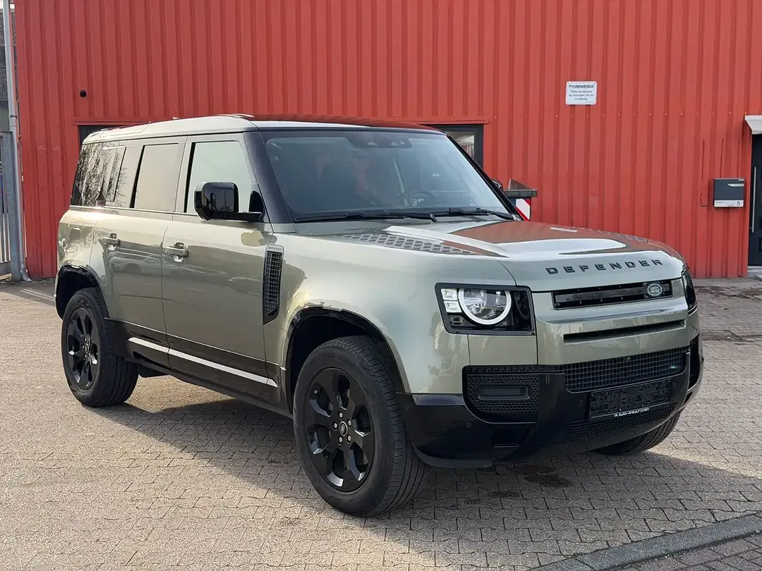 Land Rover Defender 110 - Thumbnail 5