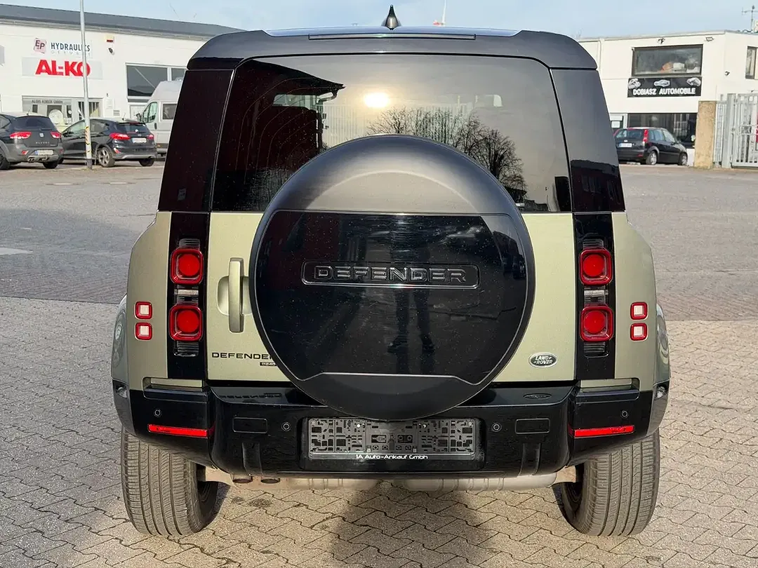 Land Rover Defender 110 - Thumbnail 8