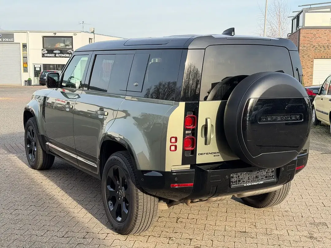 Land Rover Defender 110 - Thumbnail 9