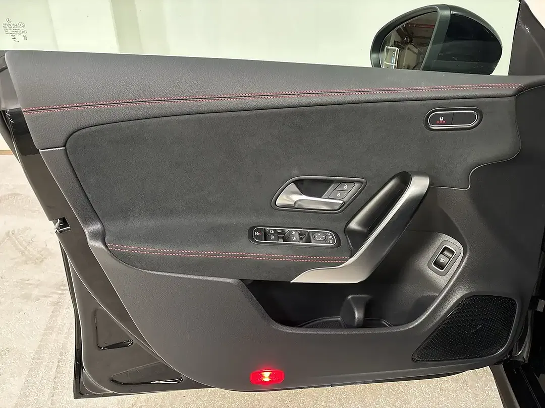 Mercedes-Benz CLA 200 - Thumbnail 8