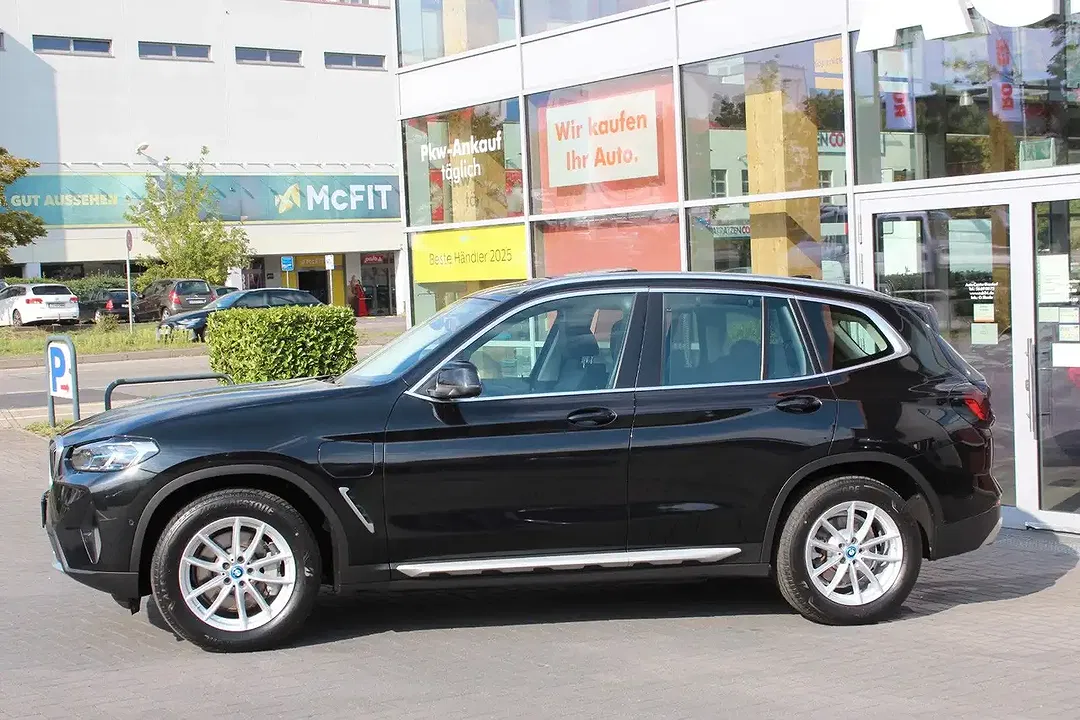 BMW X3 xDrive - Thumbnail 4