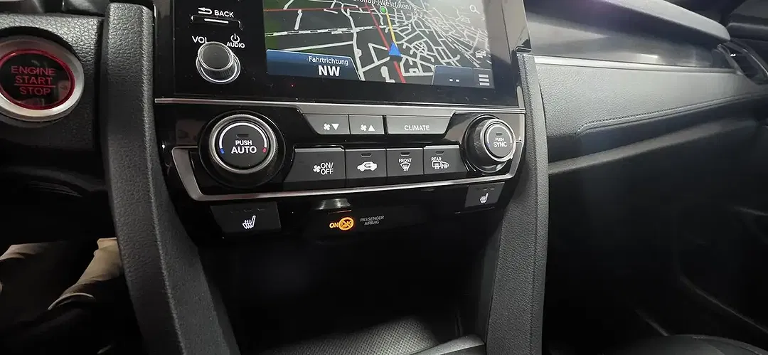 Honda Civic 1.0 i-VTEC Turbo Executive Sport Line - Thumbnail 13