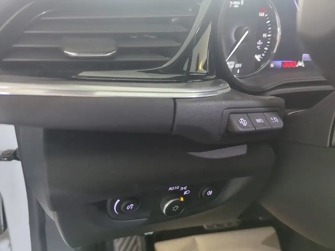 Opel Insignia 4x4 GSi - Thumbnail 18