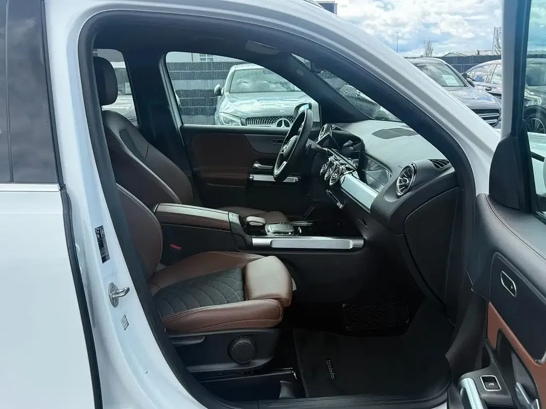 Mercedes-Benz GLB 200 - Thumbnail 11
