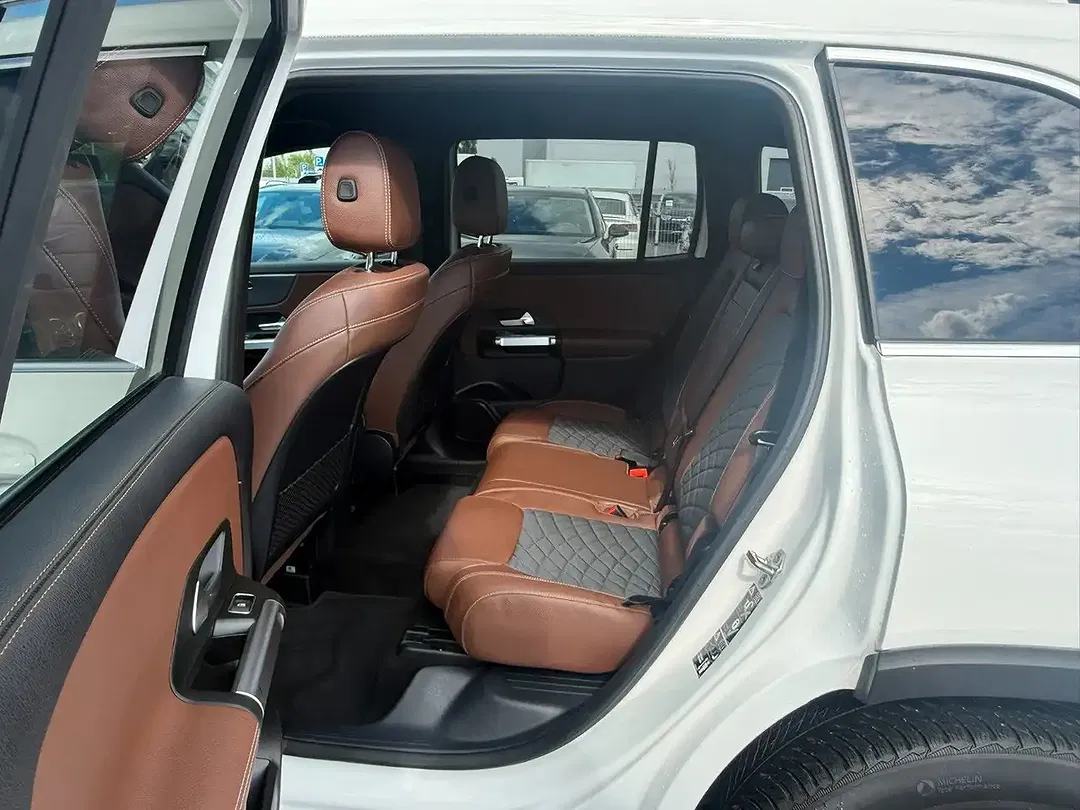 Mercedes-Benz GLB 200 - Thumbnail 12