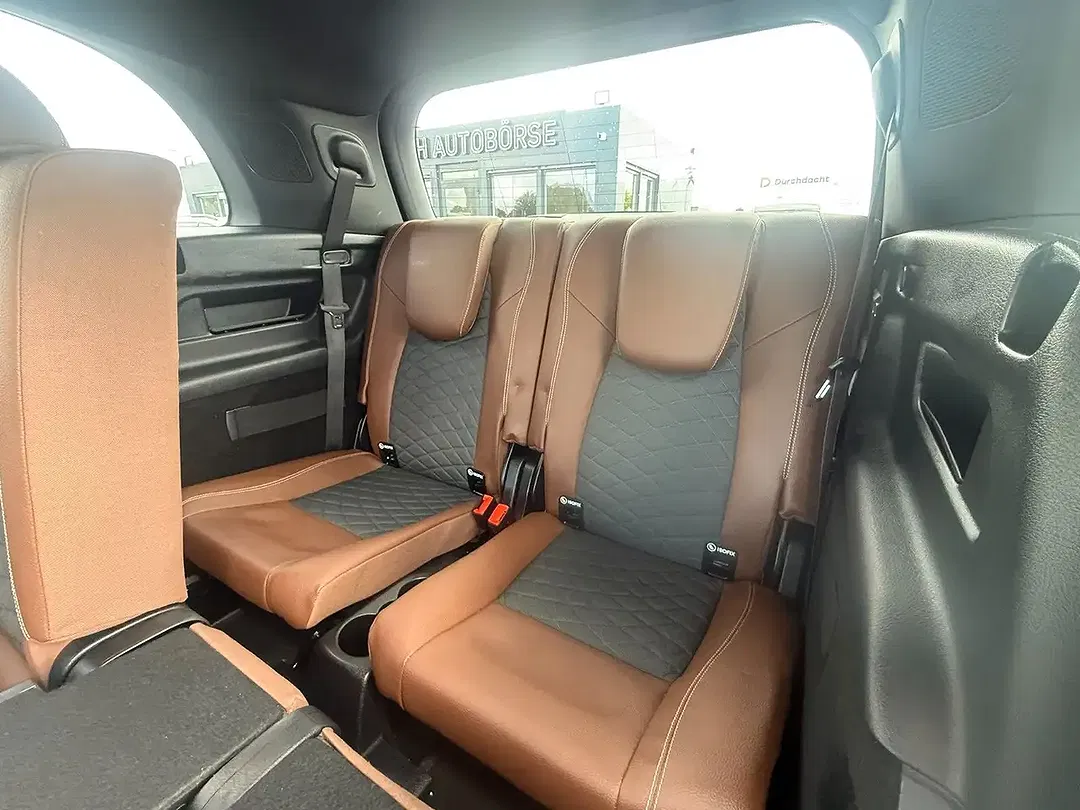 Mercedes-Benz GLB 200 - Thumbnail 14